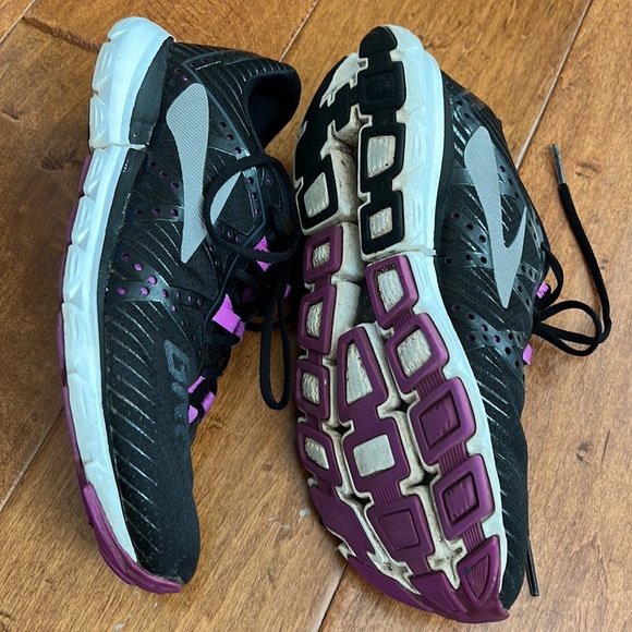 Brooks Women’s running sneakers Neuro2 size 8.5 black used - Picture 16 of 17